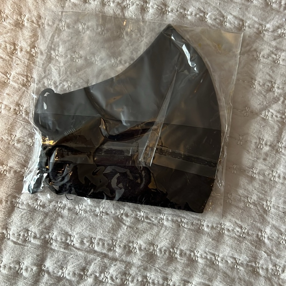 Fancy Face Mask! Super fun! Airplane Elegant! Travel Necessity! One Size - Picture 2 of 2